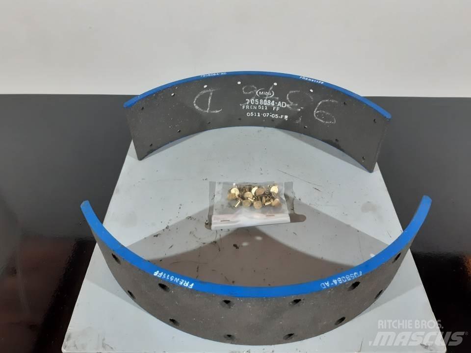 CAT 950 Lánctalpak, láncok és futóművek