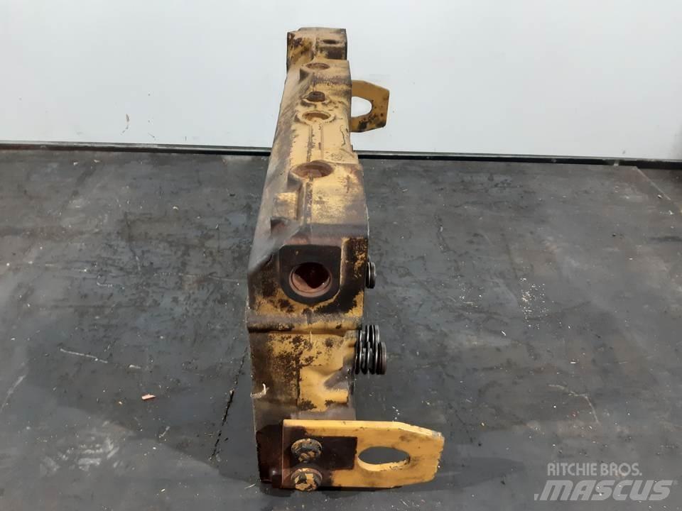 CAT 963 Motorok