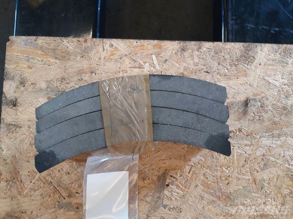 CAT 966C Lánctalpak, láncok és futóművek
