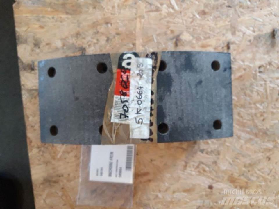 CAT 966C Lánctalpak, láncok és futóművek
