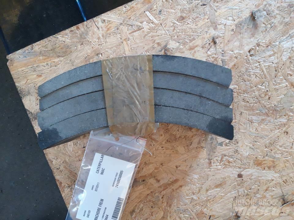 CAT 966C Lánctalpak, láncok és futóművek