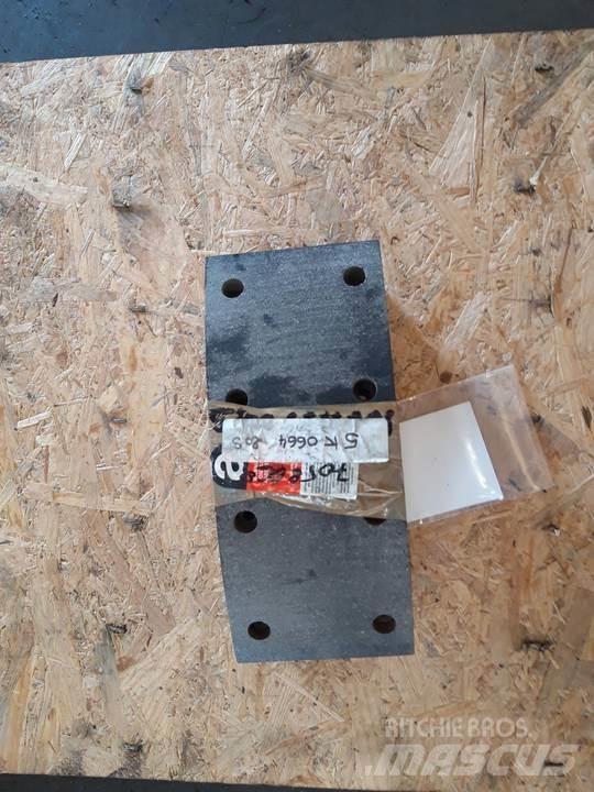 CAT 966C Lánctalpak, láncok és futóművek