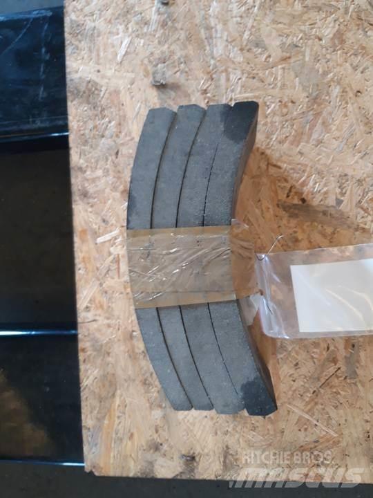 CAT 966C Lánctalpak, láncok és futóművek