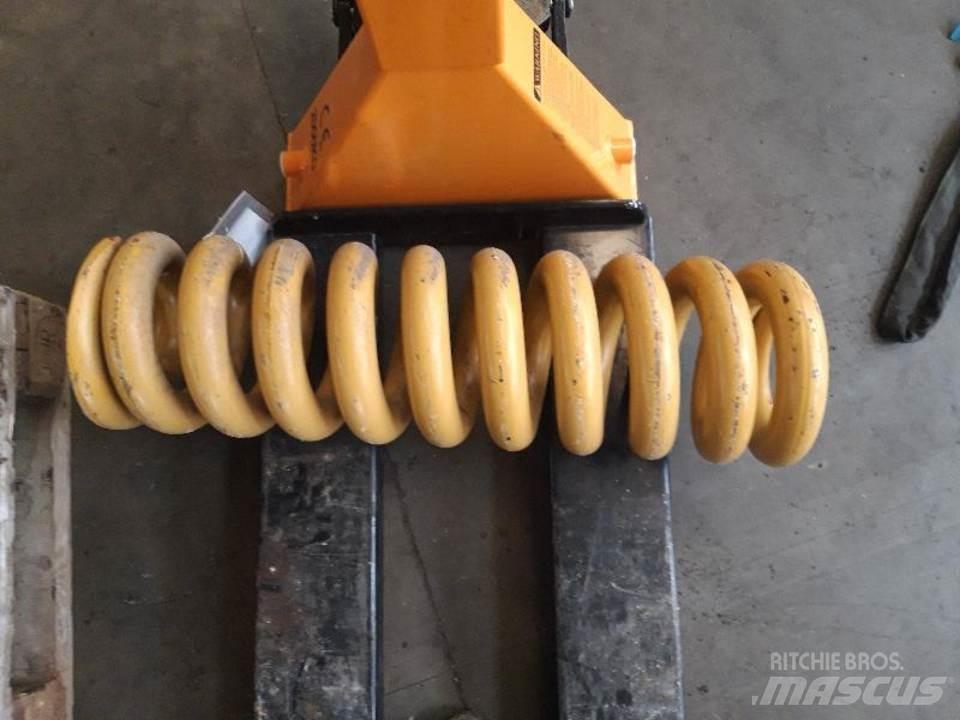 CAT D7F Lánctalpak, láncok és futóművek