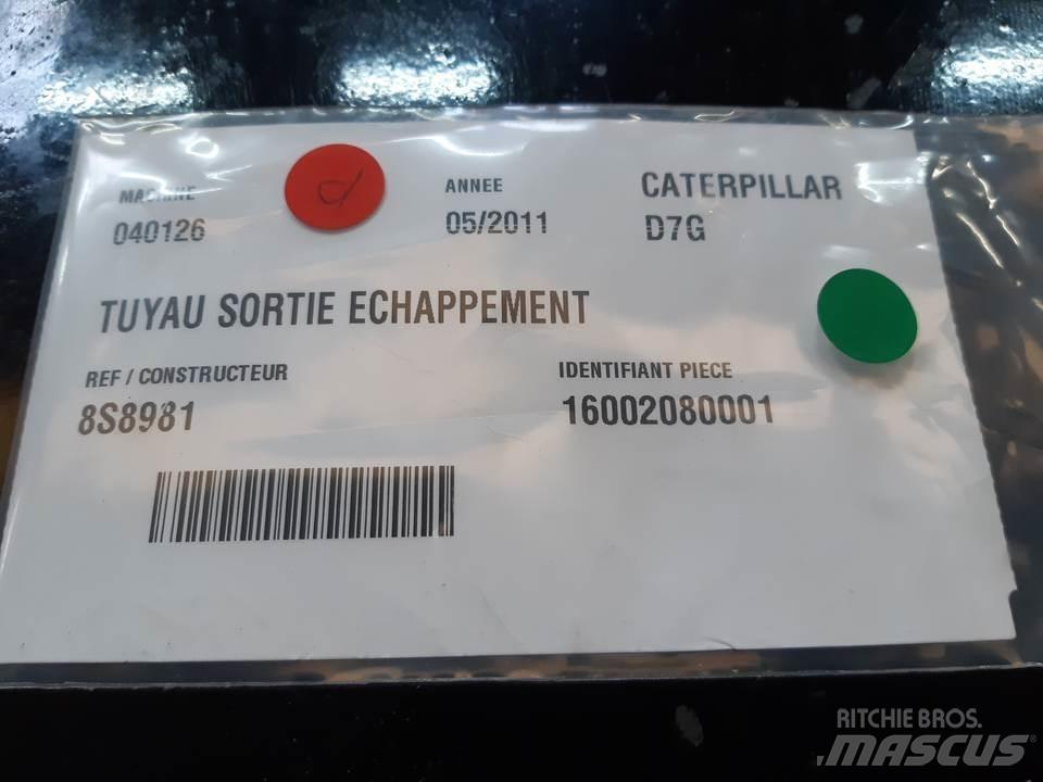 CAT D7G Motorok
