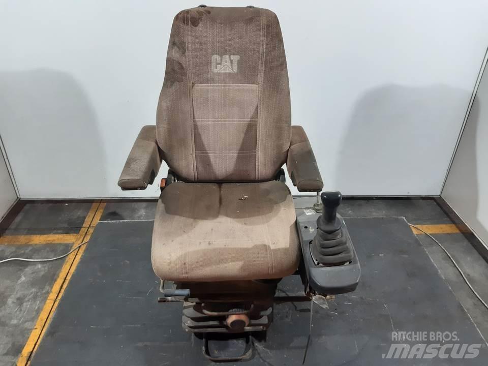 CAT M312 Vezetőfülke és belső tartozékok