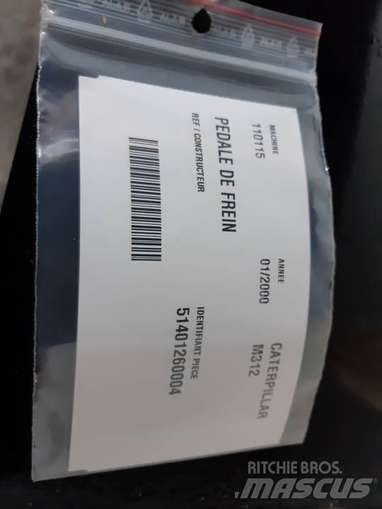 CAT M312 Vezetőfülke és belső tartozékok