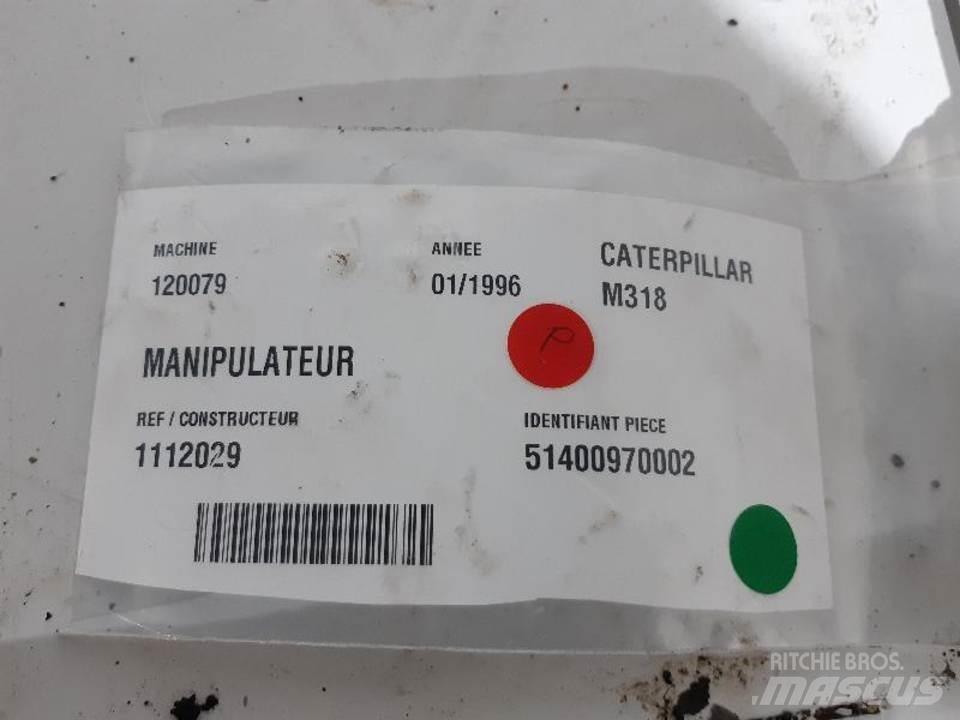 CAT M318 Vezetőfülke és belső tartozékok