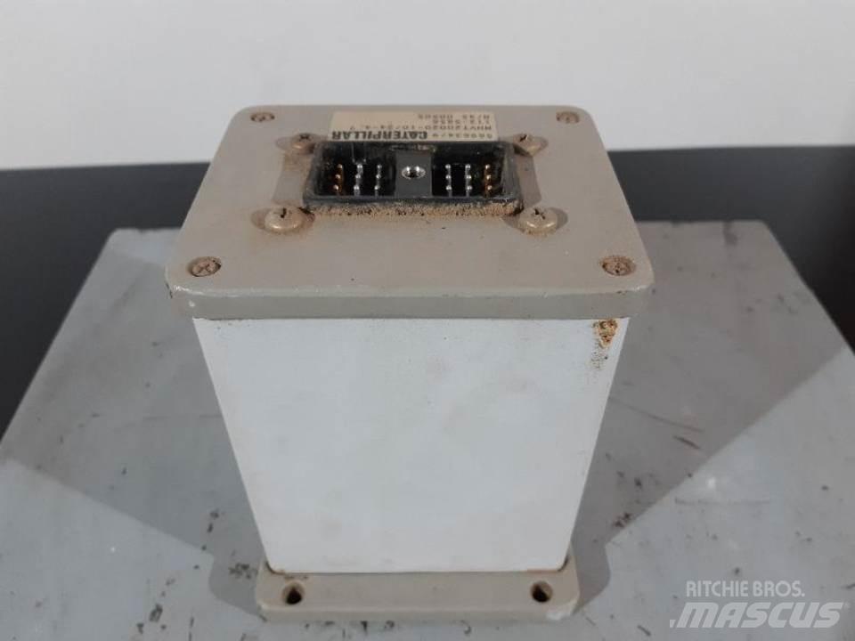 CAT M318 Vezetőfülke és belső tartozékok