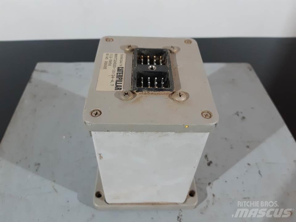 CAT M318 Vezetőfülke és belső tartozékok