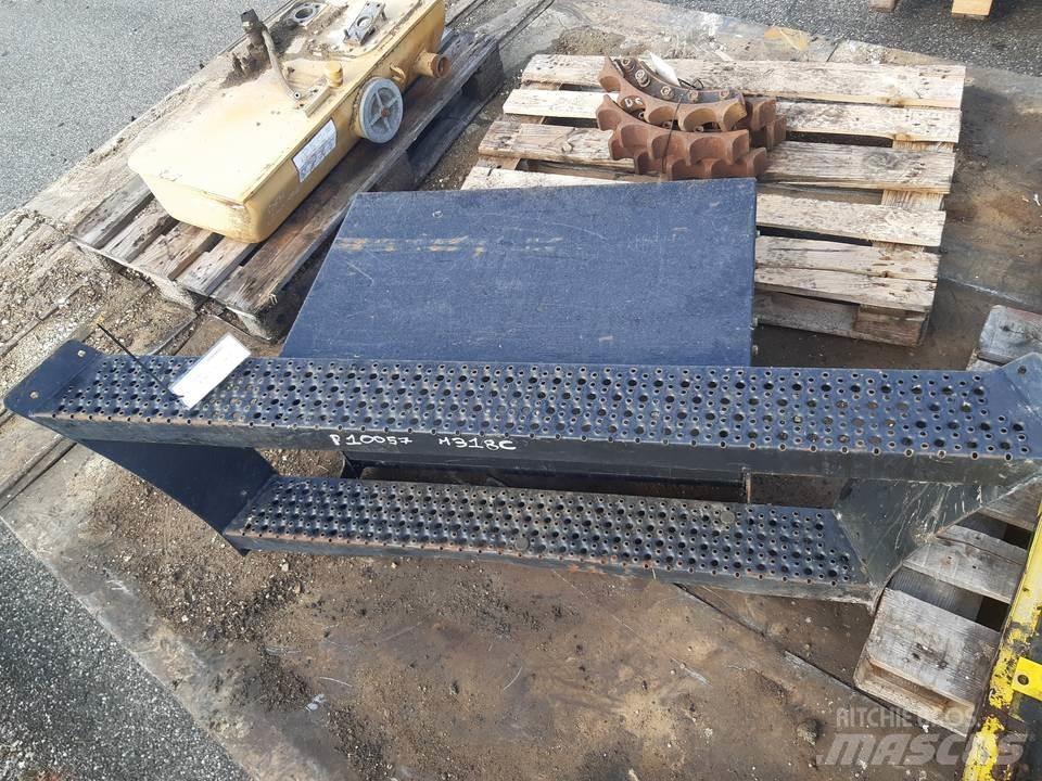 CAT M318C Vezetőfülke és belső tartozékok