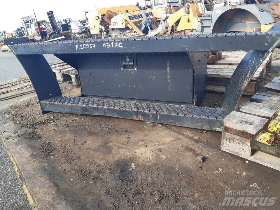 CAT M318C Vezetőfülke és belső tartozékok