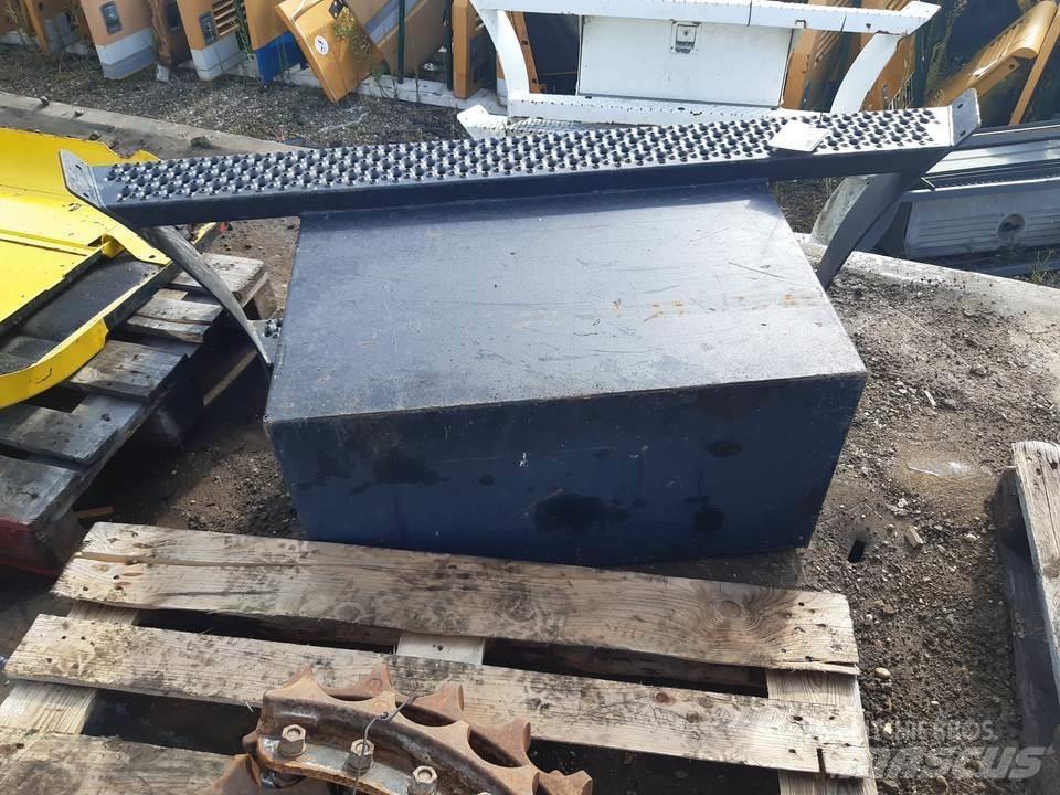 CAT M318C Vezetőfülke és belső tartozékok