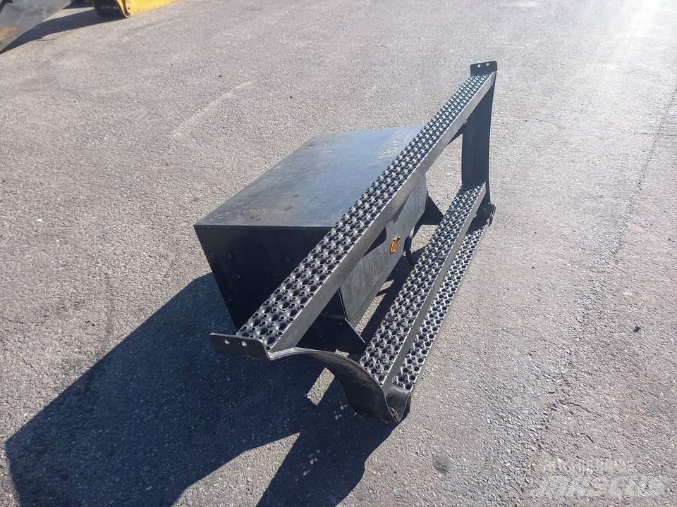 CAT M320F Vezetőfülke és belső tartozékok