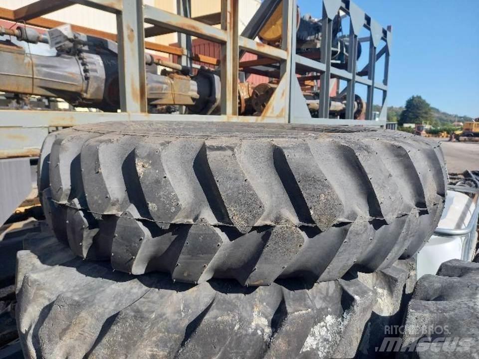 CAT M320F Lánctalpak, láncok és futóművek