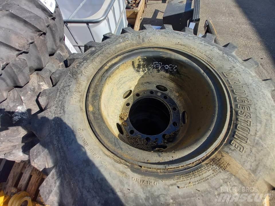 CAT M320F Lánctalpak, láncok és futóművek