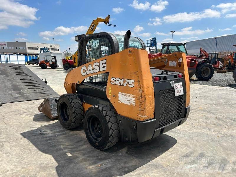 CASE SR175 Mini homlokrakodók
