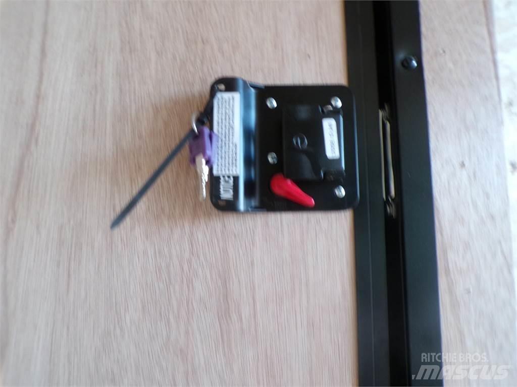  Stealth Dobozos pótkocsik