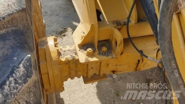 CAT 908 Gumikerekes homlokrakodók