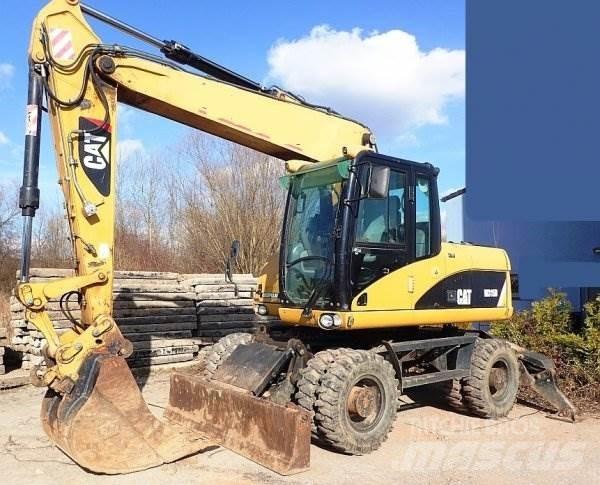 CAT M 315 D Gumikerekes kotrók