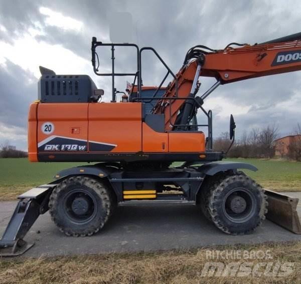 Doosan DX 170 W-7 Gumikerekes kotrók