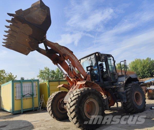 Hitachi ZW 220 Gumikerekes homlokrakodók