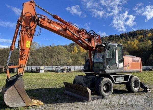 Hitachi ZX 210W-3 Gumikerekes kotrók