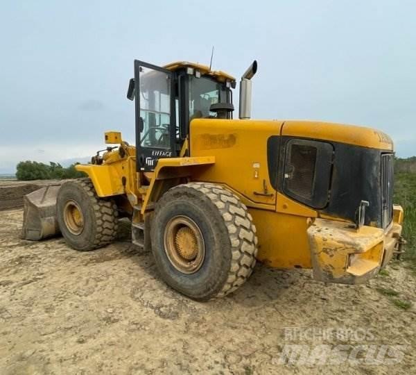 JCB 456 + Weighlog 10 Gumikerekes homlokrakodók