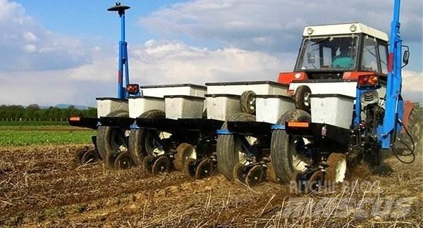  _JINÉ USA) Kinze - 3000 Traktorok