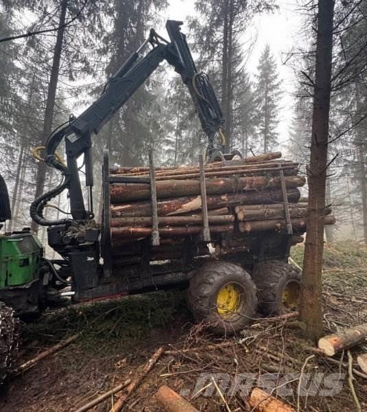 John Deere 1010 E Betakarítók