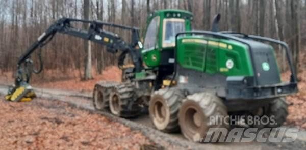 John Deere 1270 G 8W Döntő-rakásolók