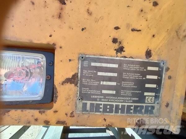 Liebherr A310 B Gumikerekes kotrók