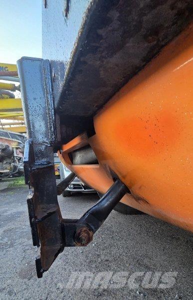 Praga NTS 265 + sypač Homok és Sószórók