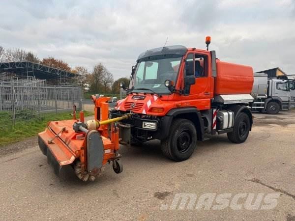 Unimog U 400 Tartályos teherautók