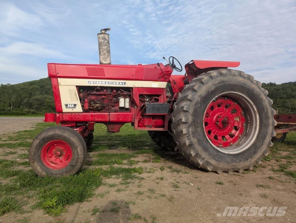 International 966 Traktorok