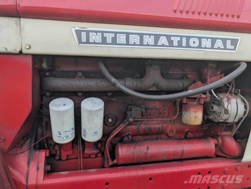 International 966 Traktorok