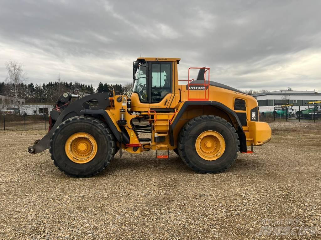 Volvo L 260 H Gumikerekes homlokrakodók