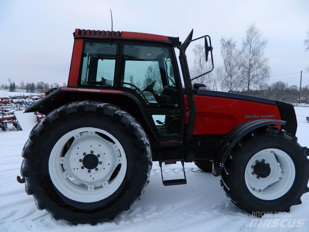 Valtra 8150 Traktorok