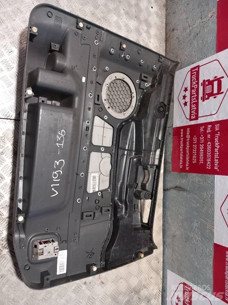 Volvo FH 12 20584915 Vezetőfülke és belső tartozékok