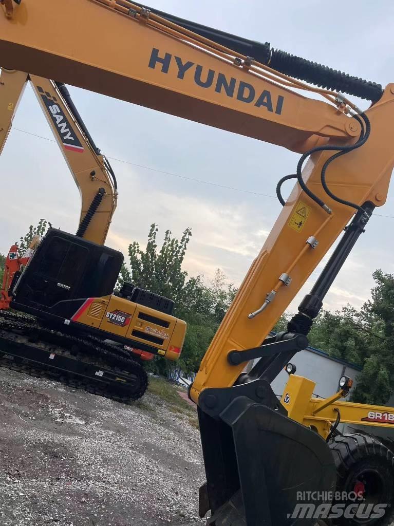 Hyundai R220 Lánctalpas kotrók