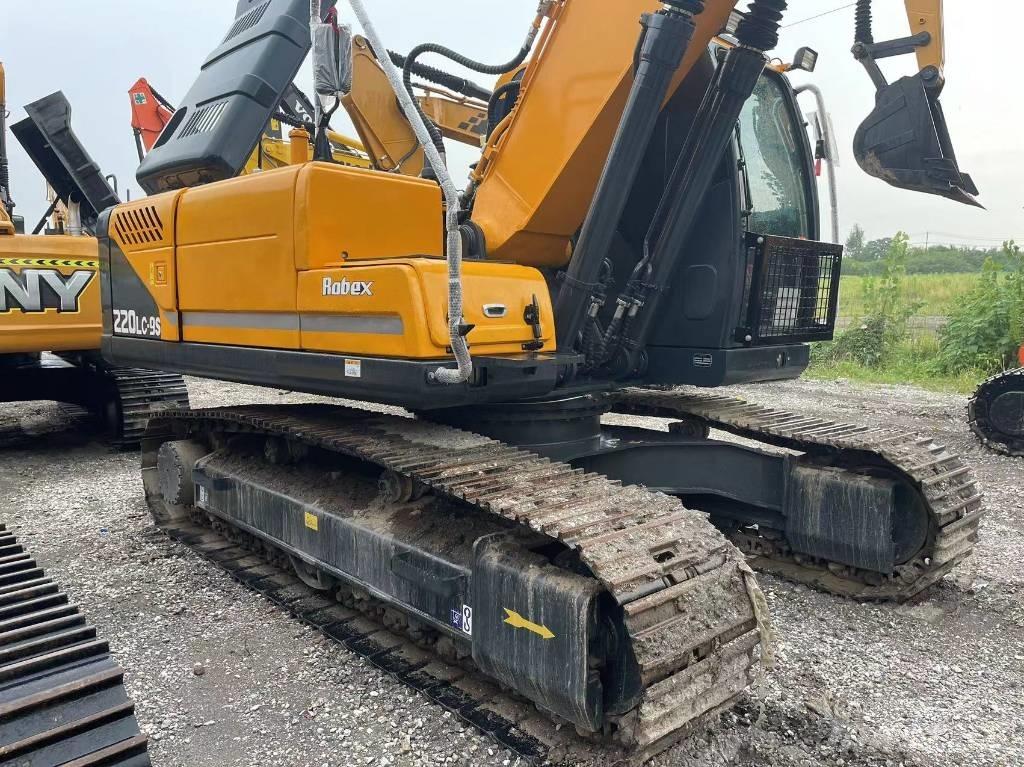 Hyundai R220 Lánctalpas kotrók