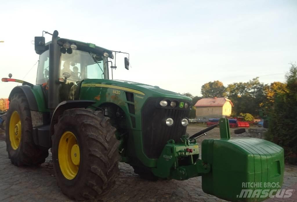 John Deere 8430 Traktorok