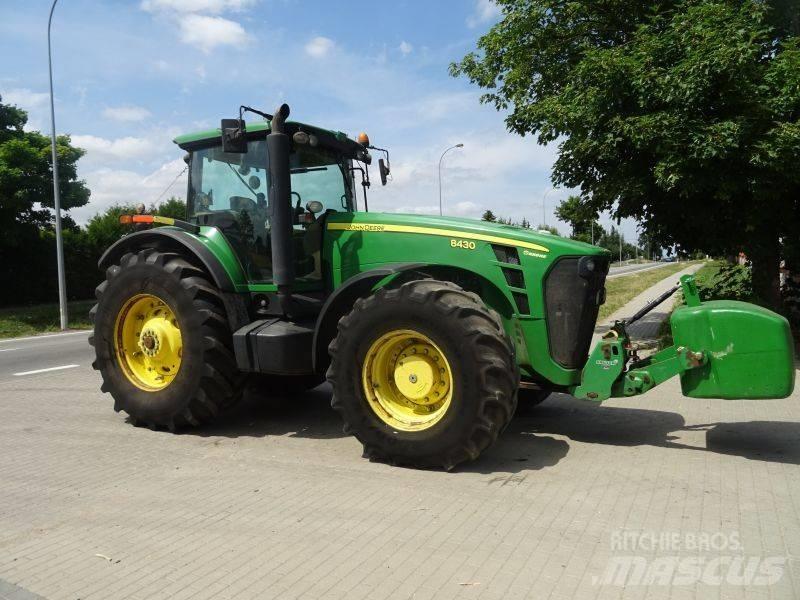 John Deere 8430 Traktorok