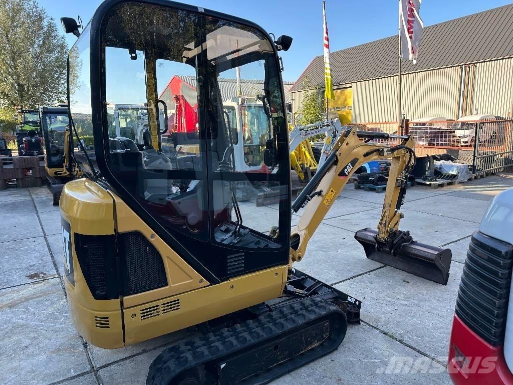 CAT 301.4 C Mini kotrók < 7t