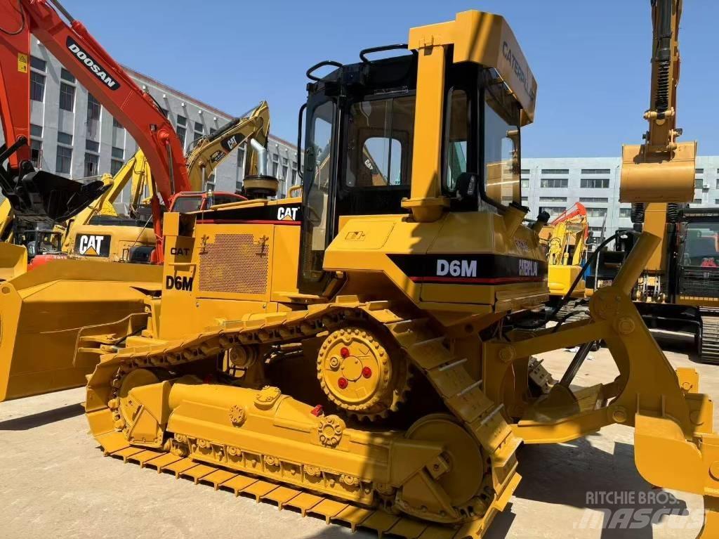 CAT D 6 M XL lánctalpas dózerek