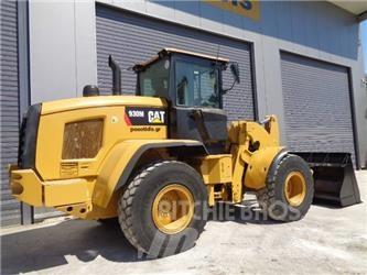 CAT 930M Gumikerekes homlokrakodók