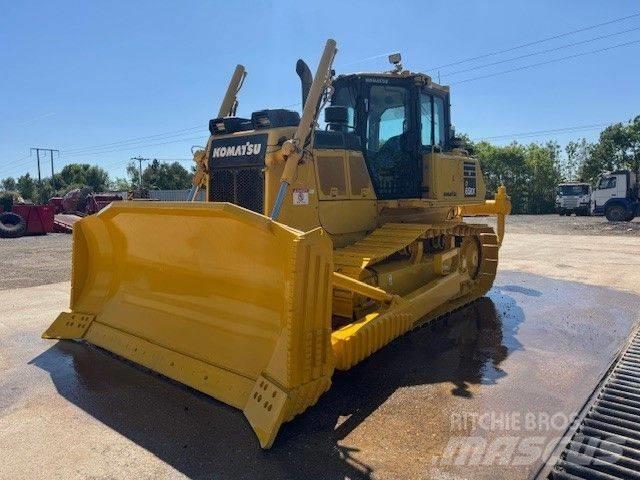 Komatsu D65EX-18 lánctalpas dózerek