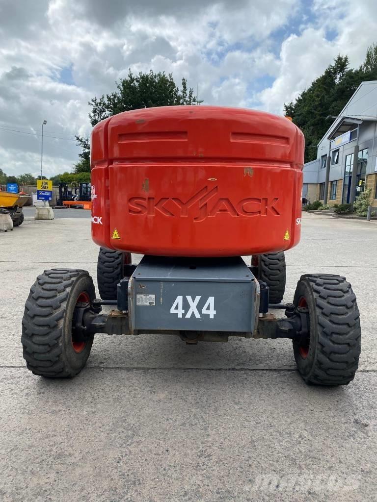 SkyJack SJ 46 AJ Karos emelők