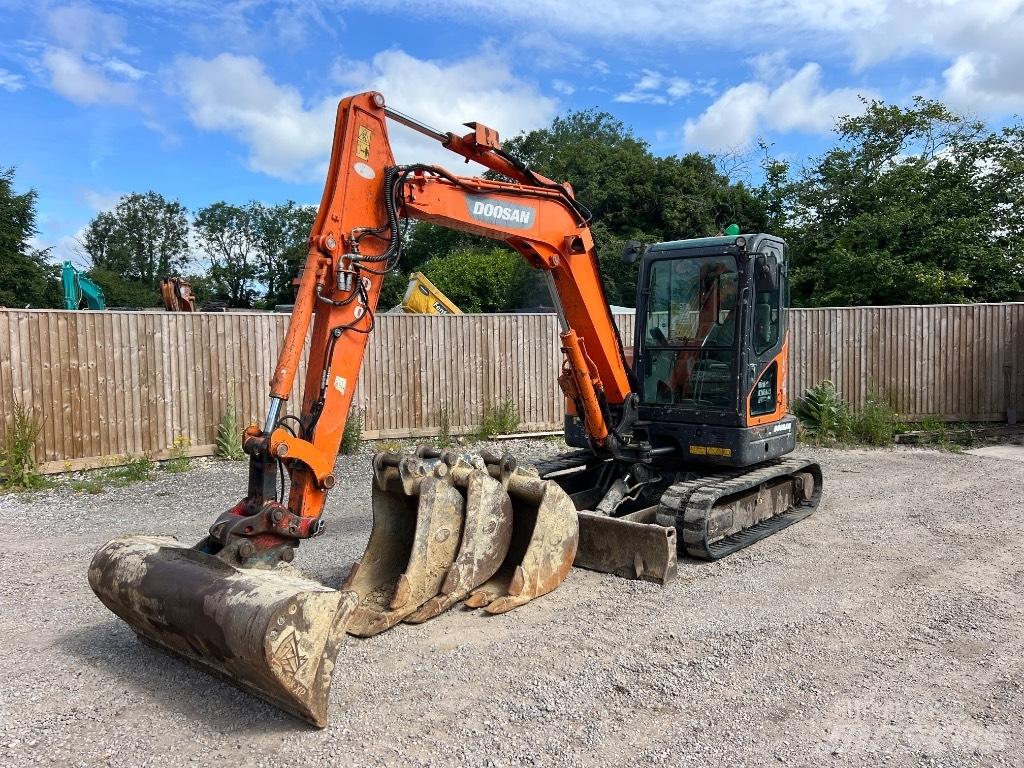 Doosan DX 63-3 Mini kotrók < 7t