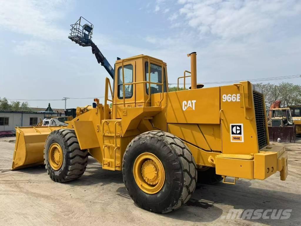 CAT 966 E Gumikerekes homlokrakodók
